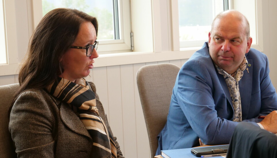 SLITER: Sande kommune går en krevende tid i møte. Kommunedirektør Renathe Rossi Aglen og ordfører Olav Myklebust.