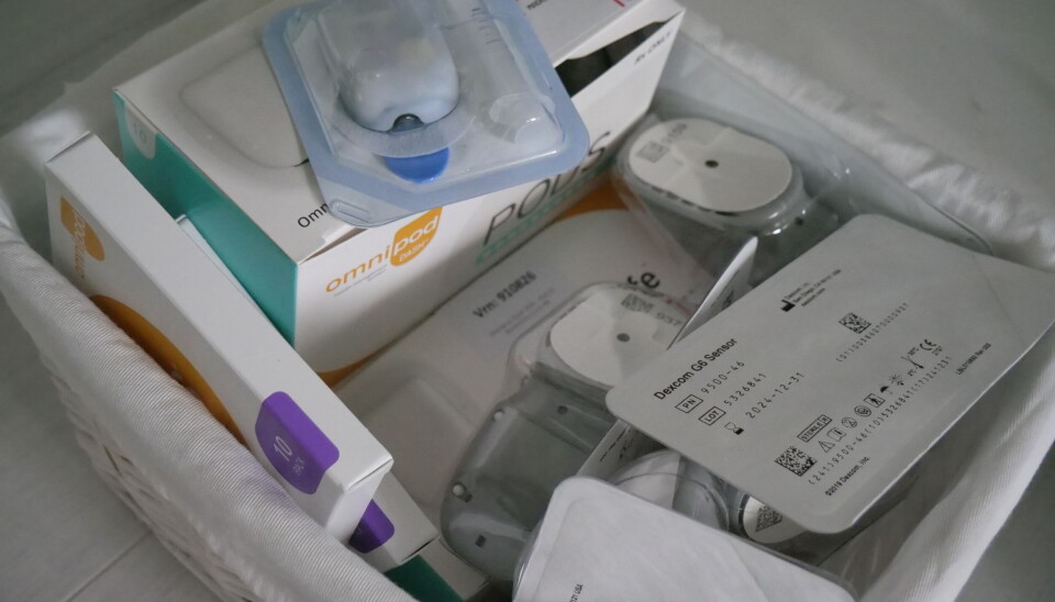 KURV MED UTSTYR: I stua har Madelen en kurv med utstyret hun bruker for å behandle diabetesen.