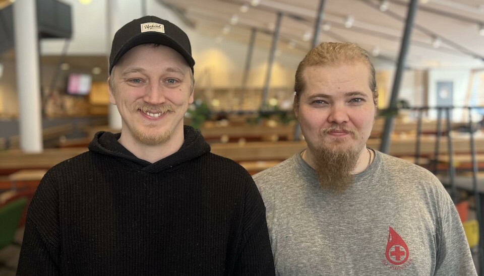 IKKE TABU: Jonatan og Håvard mener kondom er normalisert i samfunnet.