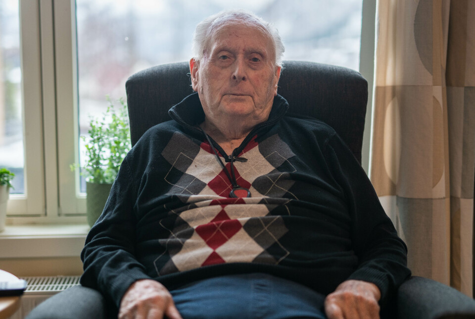 TAKKNEMLEG: Einar Rasmussen er veldig glad for han får bu i lag med Bjørg Rasmussen.