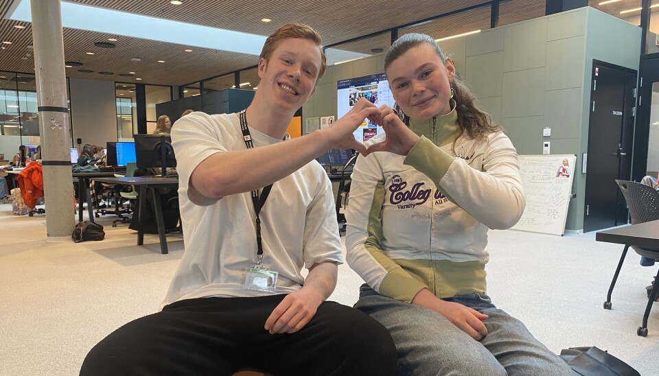 KJÆRLIGHET: Otto Hansen Rognstad og Eline Østby Stener kom muligens litt nærmere under inspillingen av dagens radioreportasje