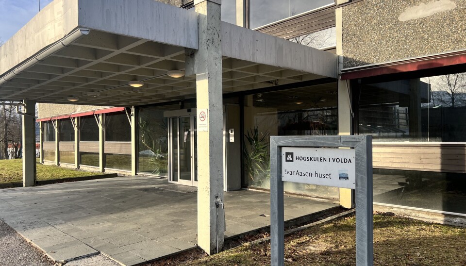 RIVES: Det første bygget ved Høgskulen i Volda skal rives.