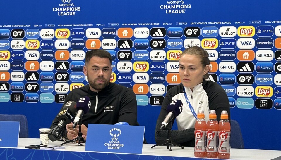 BRANN: Brann-trener Martin Ho og midtstropper Marthine Østenstad på pressekonferanse tirsdag kveld.