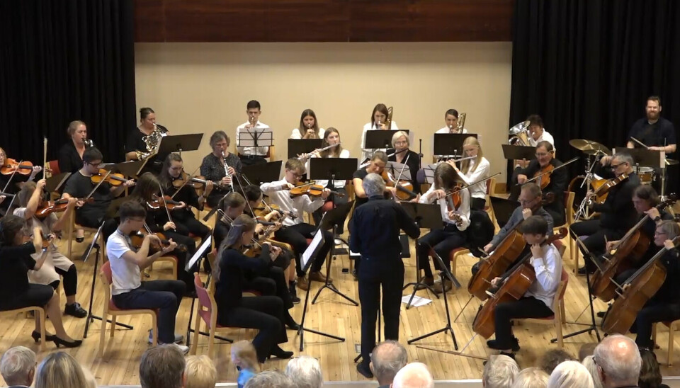 Synnmøre Ungdomssymfoniorkester spilte på åpningskonserten under årets Kammermusikkfestival. Ungdommer fra hele regionen møttes i Volda for å spille musikk sammen. Kammermusikk er som oftes klassisk musikk som spilles i mindre rom. Dette gir publikum helt unik musikalsk opplevelse, hvor de kan merke vibrasjonene av instrumentene som spilles på.