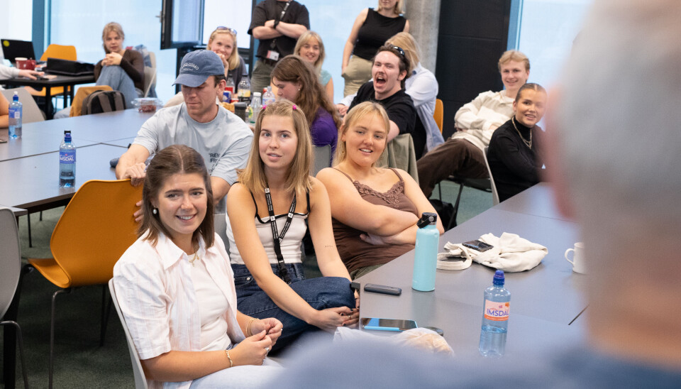 OVERRASKET: Tredjeklasse ante fred og ingen fare da de syv eldre mennene plutselig dukket opp.