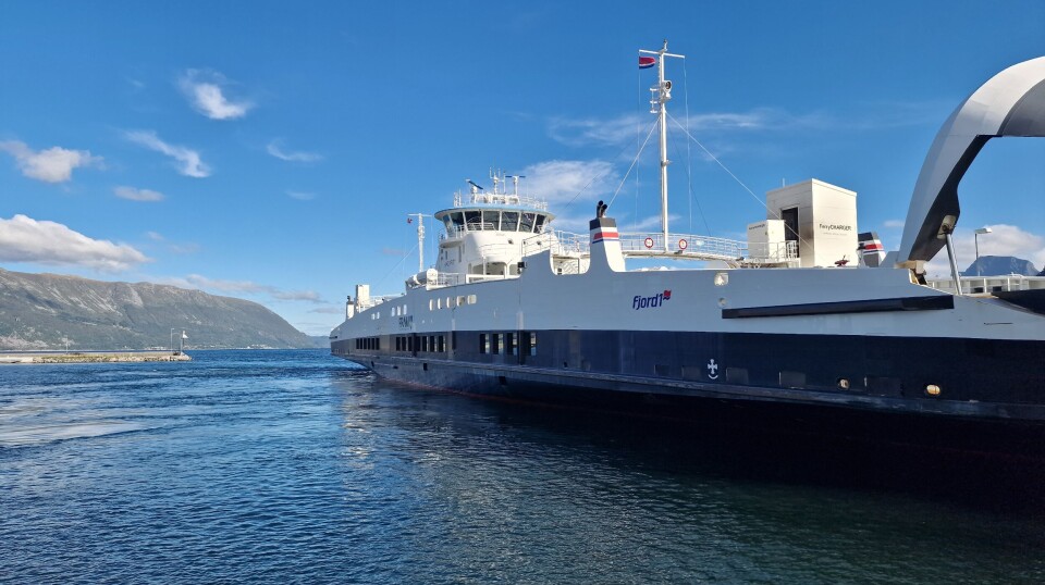Fergen mellom Hareid og Sulesund skal ha vært den første som solgte sveler ombord.