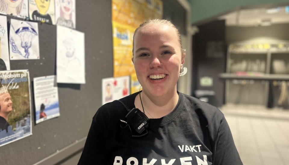 PÅ JOBB: Amalie Benberg jobber gjerne opp til femten vakter på Rokken i måneden.