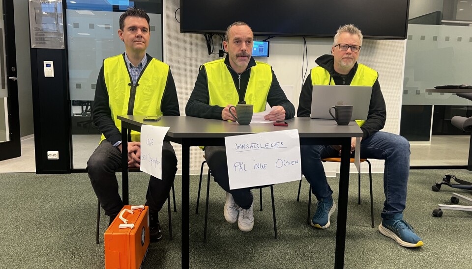 Nødetatene opplyste om hendelsen på en pressekonferanse i dag. F.v. Overlege Bent Ingebrigtsen, innsatsleder politi Pål Inge Olsen og Brannsjef Roy Inge Heltne.
