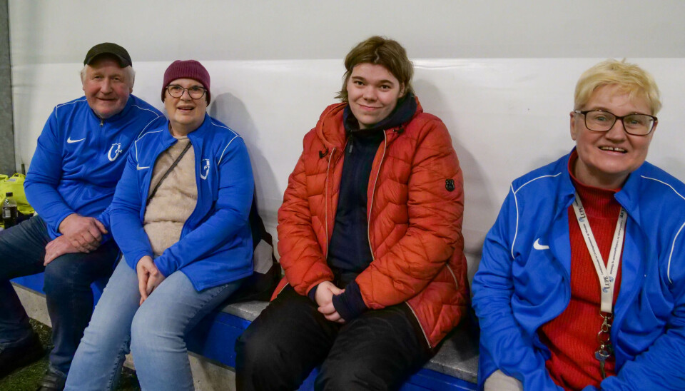 GLAD i BOCCIA: F.v. Ove Eikrem, Magnhild Hjelle, Annika Aarsnes og Elin Hammer stortrives med aktivitetstilbudet i Vanylvshallen.