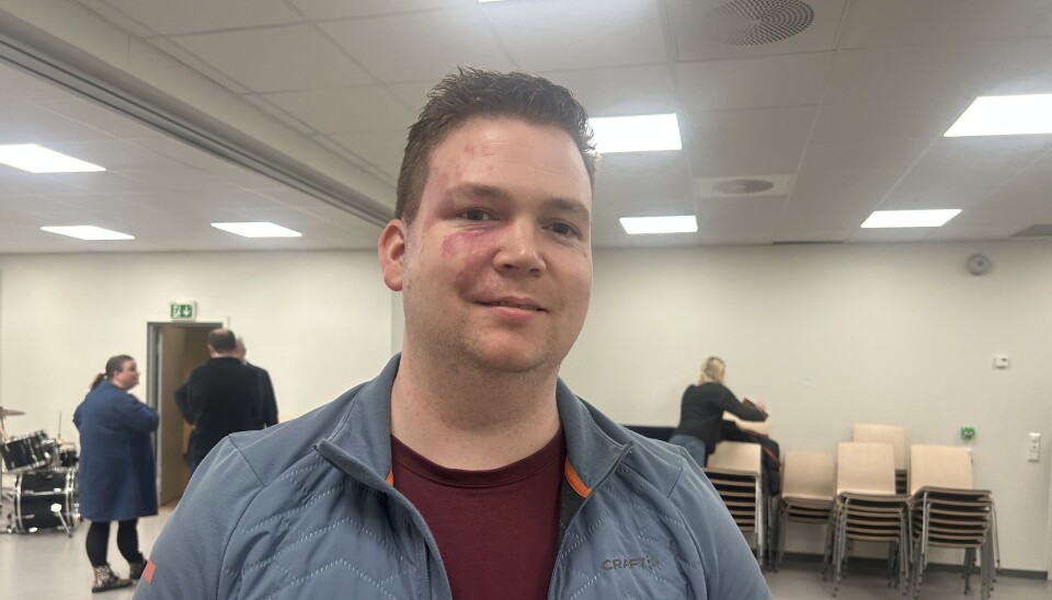 Audun Kalland er leder i FAU ved Leikanger skule, og bekymret for konsekvensene av en sammenslåing.