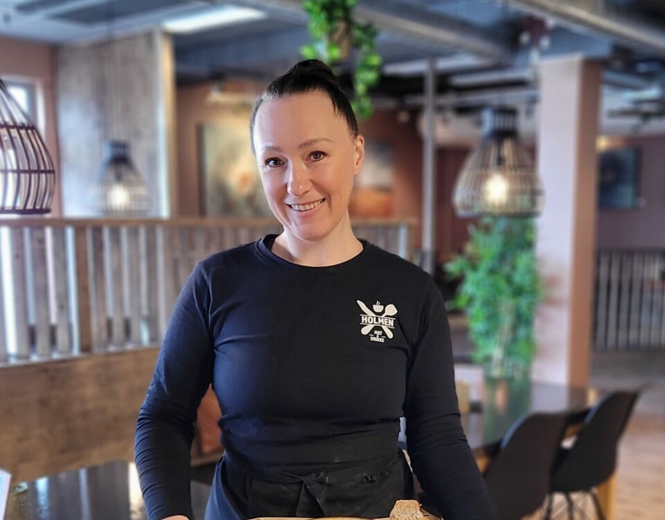 PÅGANGSMOT: Olga Osintseva jobber for å holde Holmen Mat & Drikke åpen.