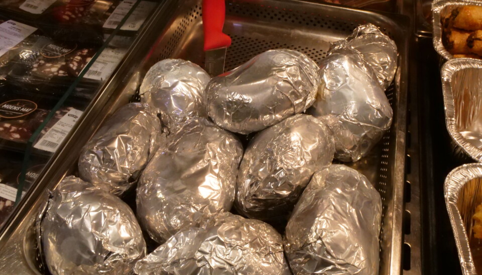 Bakte poteter ligger klare til å fylles på meny Fosnavåg.