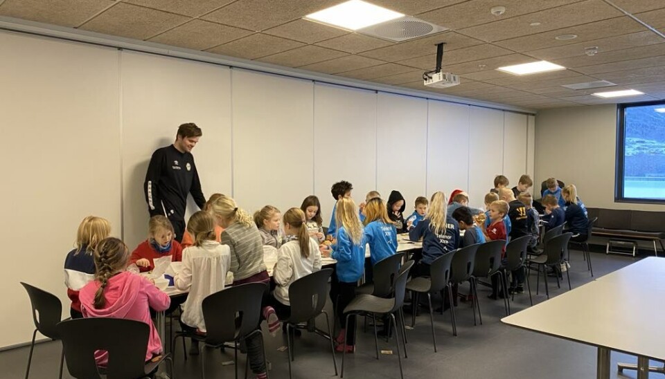 SAMLING: Lunsj på FFO.