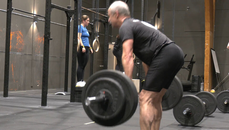 TUNGE LØFT: Rolf tar ikkje enkelt på vektene.