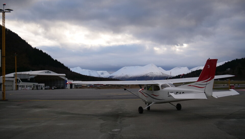 ØRSTA-VOLDA LUFTHAMN: Hit skal leger og sykepleiere bli fløyet inn med fly inn, fly ut ordningen.