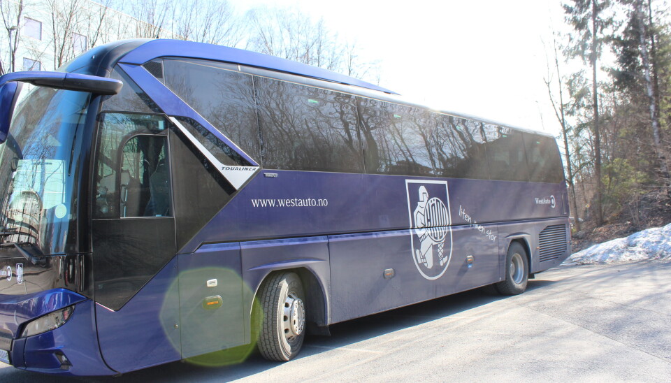HØDDBUSSEN PÅ PLASS