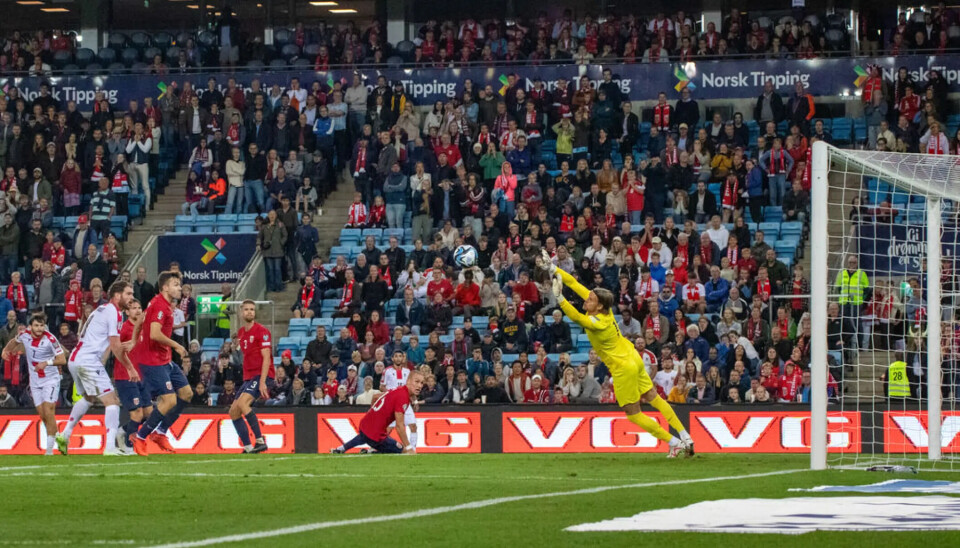 SISTESKANSE: Ørjan Håskjold Nyland er fast keeper på landslaget, og har 60 kamper for Norge. Her er han i aksjon mot Georgia.