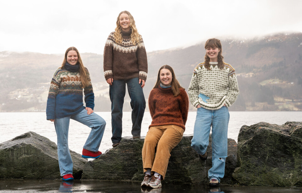 SKAL PÅ EKSPEDISJON: Volda-studentene (fra venstre) Live Skattum, Mari Brønseth, Marta Flotve og Frøya Jørgensdatter ligger i hardtrening for å realisere drømmen om å krysse Grønlandsisen.