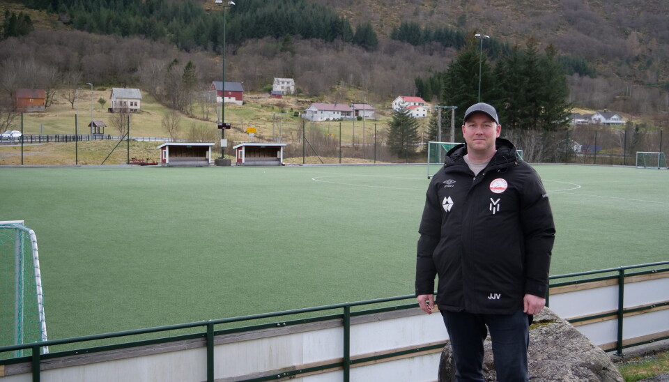 GURSKEN: Leder i Gursken IL, Jan Arild Vik, forteller at klubben holder inngangsbilletten lav gjennom hyppige dugnader.