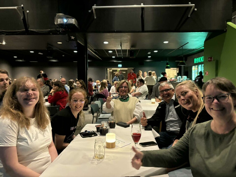 F.v: Kristin Elisabeth Seljeset, Ida Marie Dimmen, Sølvi Dimmen, Ola Perry Saure, Rebecca Riise Bjerknes og Ingrid Salt.