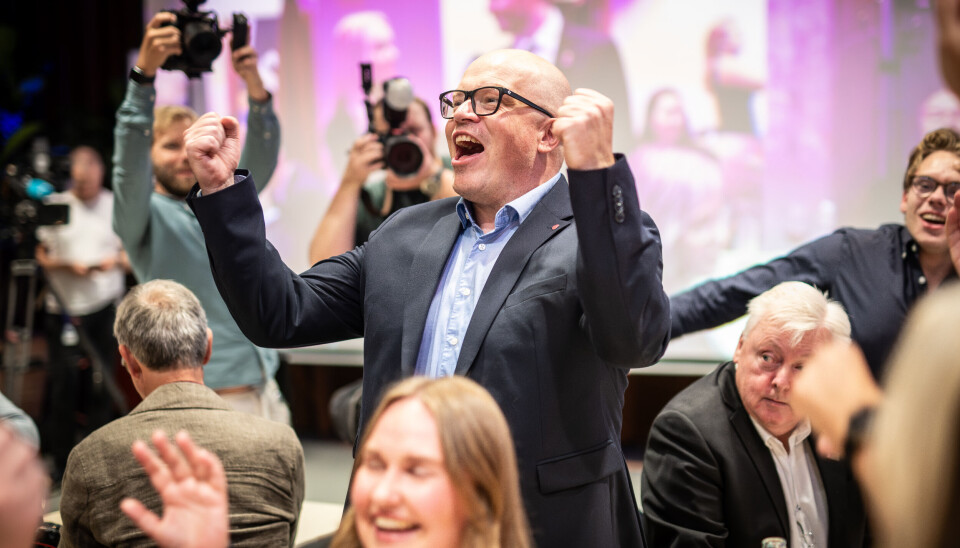 JUBLER: Førstekandidat for Ap i Møre og Romsdal, Per Vidar Kjølmoen, jubler for foreløpig rødgrønt flertall og fire nye år på Stortinget.