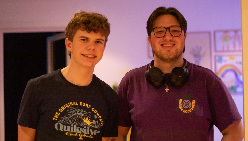 HAR IKKE STEMMERETT: Eivind og Sveinung gleder seg til de får stemme i kommunestyre-valget i 2027.
