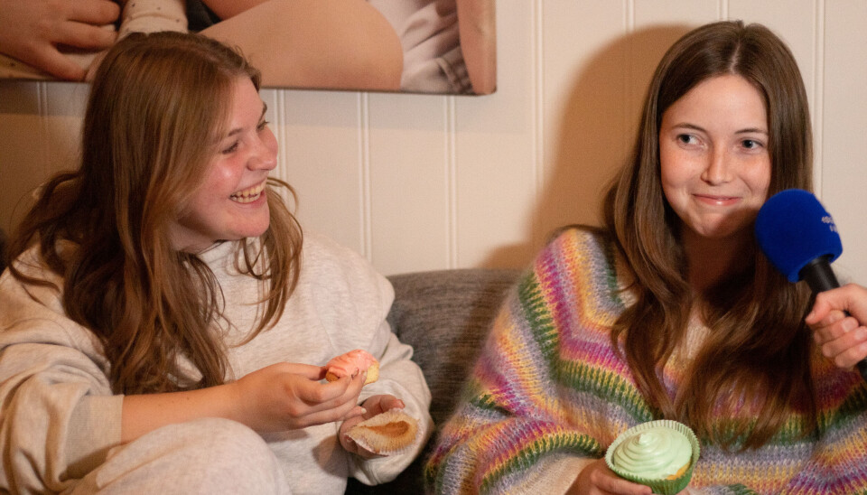 VALGMUFFINS: Ella og Gerda stemte på samme side dette valget. Gerda tok ved en 'tabbe' feil muffins.