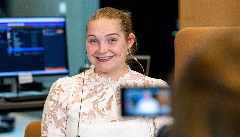 VALGSENDING: Fra utvidet studio anket Sanna Nerheim tirsdagens sending.