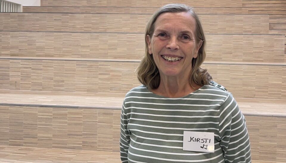 STOR ENTUSIASME: Leder av Nasjonalforeningen Hornindal demensforening, Kirsti Flø, forteller om støtte fra Voldasamfunnet.