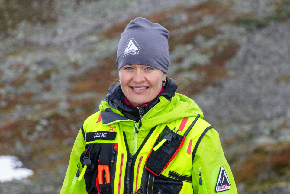SAMARBEID: Lene Pedersen synes det er bra at de ulike redningsgruppene lærer seg å samvirke.