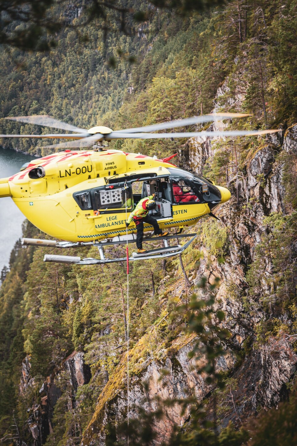HELIKOPTER: Det er når helikoptrene ikke kan fly at alpine redningsgrupper blir tilkalt.