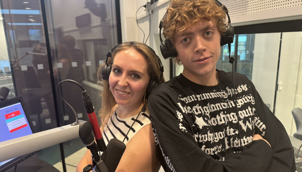 STÅLKONTROLL: Johanna Hummelvoll Andersen og Petter Marton har full kontroll i studio, lytt da vel!