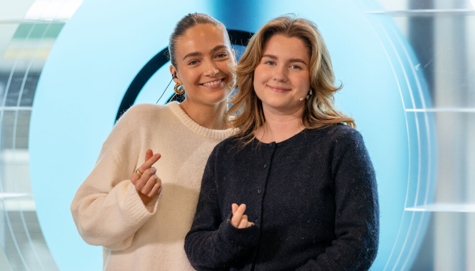 Programleiarane Marie Nyrud og Emilie Sofie Petterøe ønskjer velkomen til vekas sending.