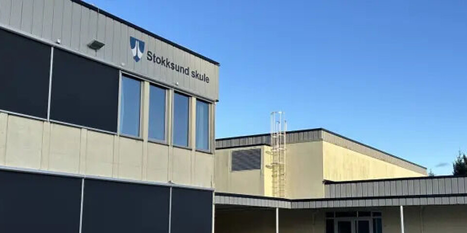 SAMMENSLÅING: Elevene på barneskoletrinnet i Leikanger, Moltu og Stokksund vil fra 1. august 2026 gå på en samlet barneskole i Stokksund.