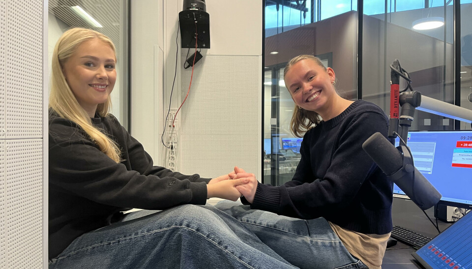 Renate og Frida er helt i støtet og losjer dere trygt gjennom sendingen.