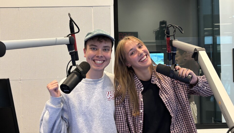 Gledesspredere: Alexander Stadsvik og Iris Jakobsen tar deg gjennom en spennende sending med mye god musikk