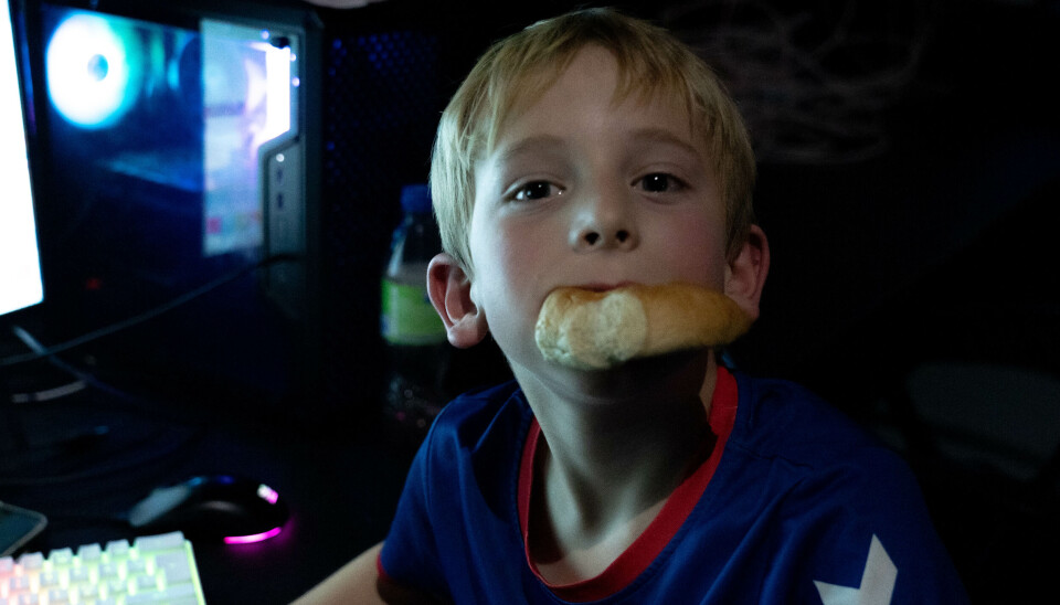 SEIERSBOLLEN: Markus Henriksen (9) vant seg en bolle etter å ha slått Nærnetts reporter i Fortnite.