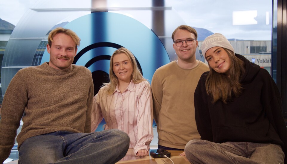 F.V. Hans August Borgen, Birte Kamille Øen, Håvard Myhre og Alexandra Kristoffersen skal lede heldagssendingen på Nærsynet.
