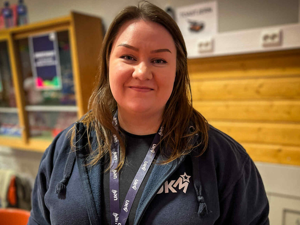 ROLIG: Det er en rolig atmosfære hos Ronja i registrerings-skranken.