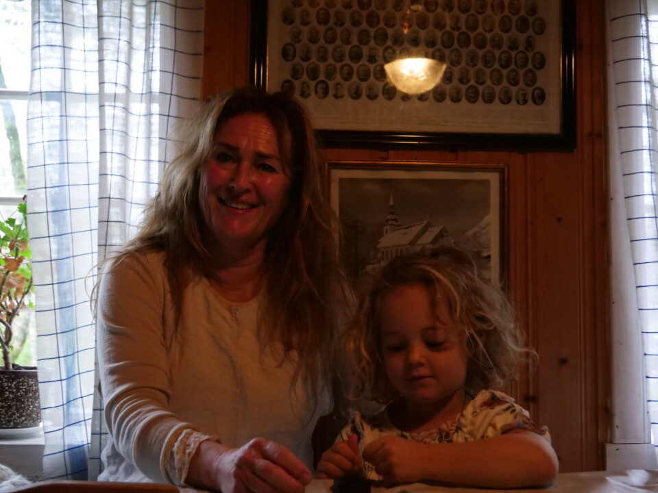 Heidi Haugane og Tara har lært vekk toving.