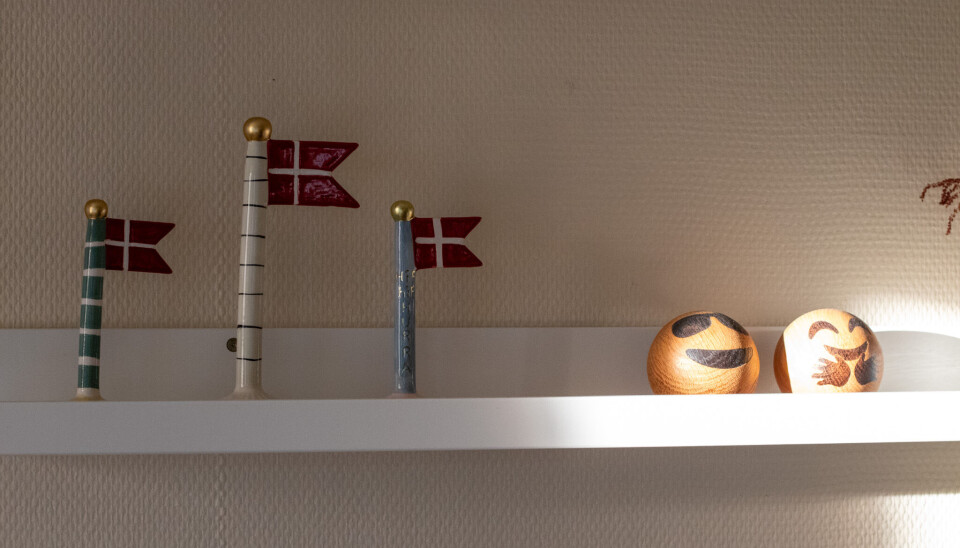 HJEMMEKOSELIG: Danskene har fått tid til å pynte litt i den nye leiligheten.