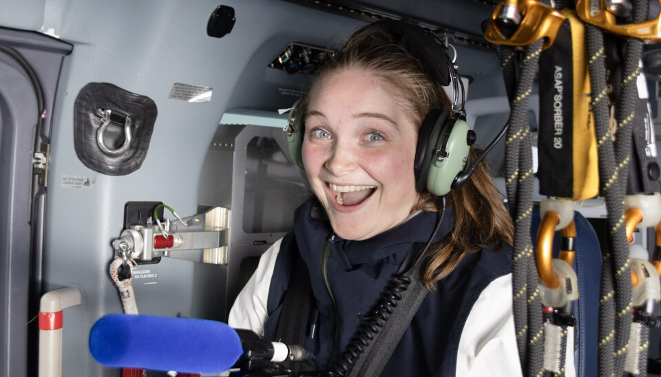ØVELSE I LOEN: Sanna Nerheim fikk bli med i helikopter under en øvelse i Loen.